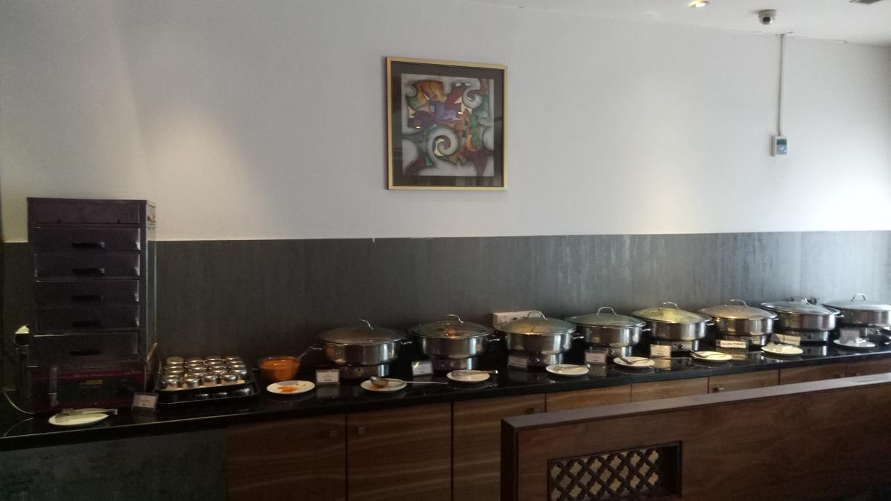 Moti Mahal Hotel Mangalore Buitenkant foto