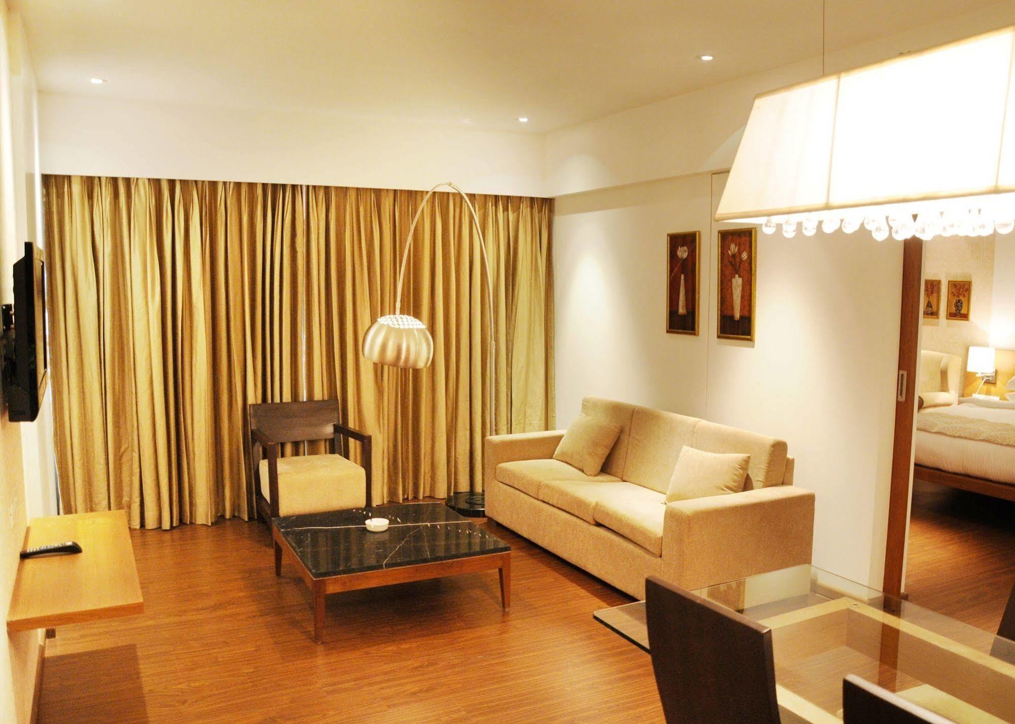 Moti Mahal Hotel Mangalore Buitenkant foto