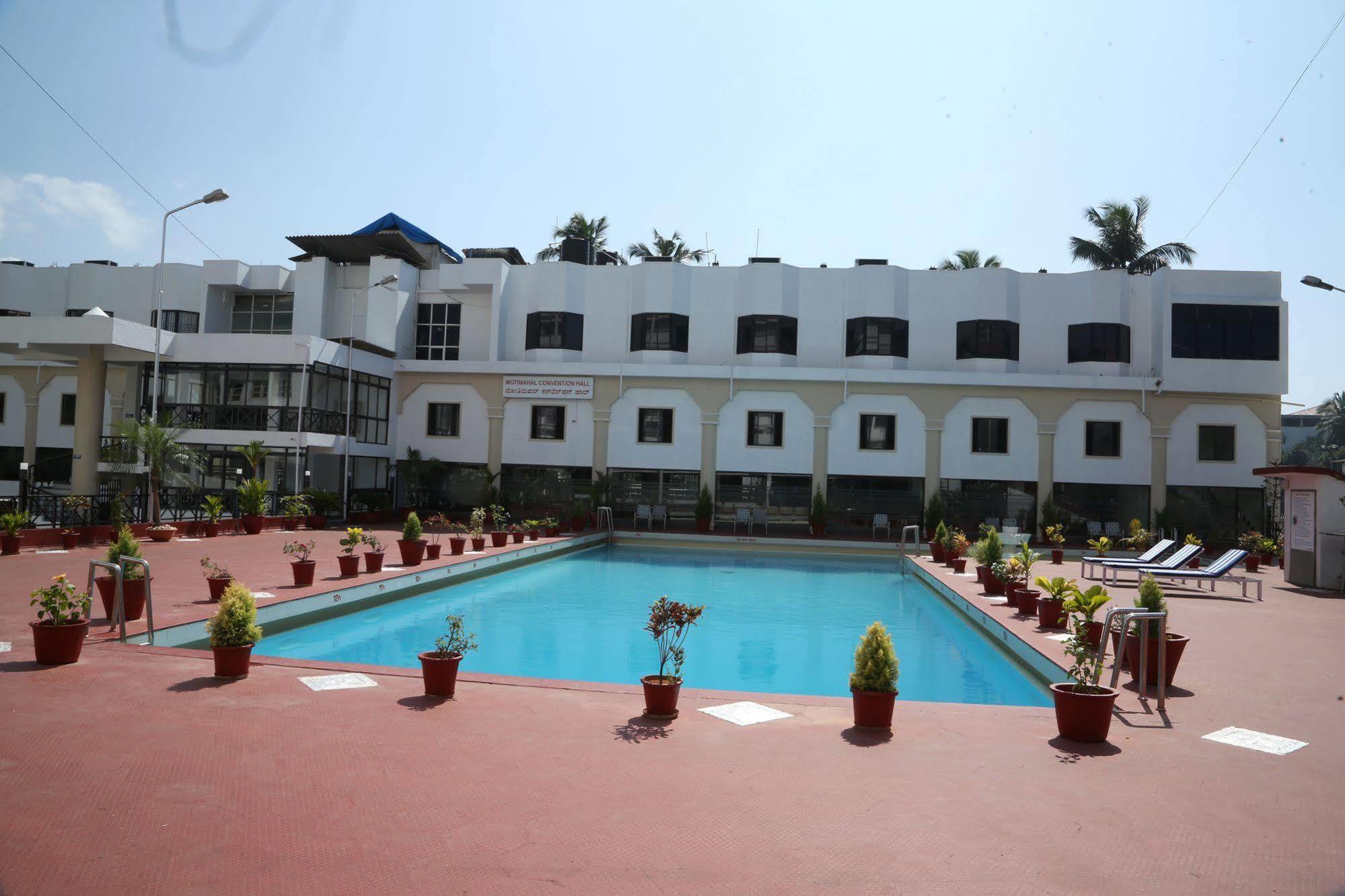 Moti Mahal Hotel Mangalore Buitenkant foto