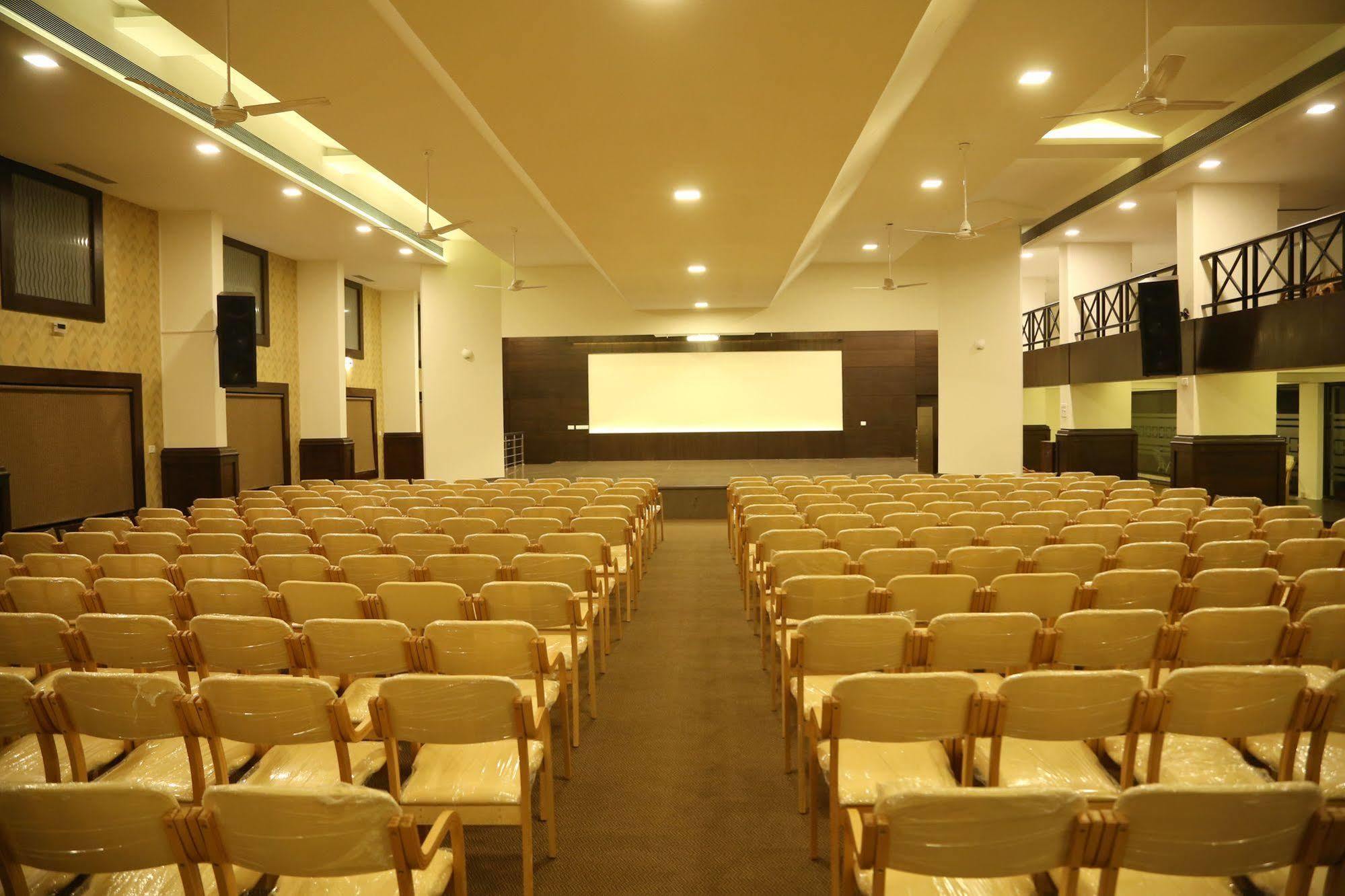 Moti Mahal Hotel Mangalore Buitenkant foto