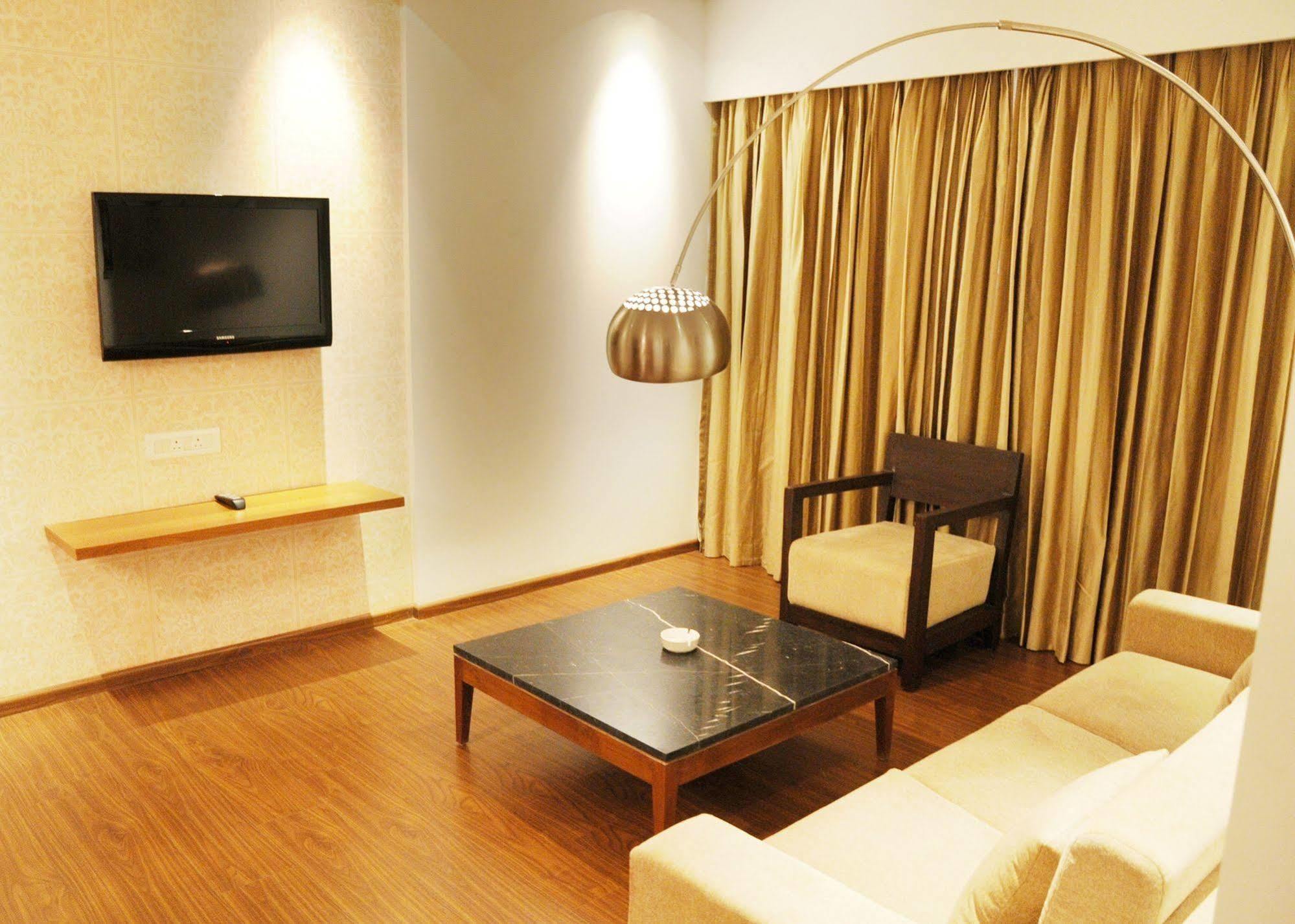 Moti Mahal Hotel Mangalore Buitenkant foto
