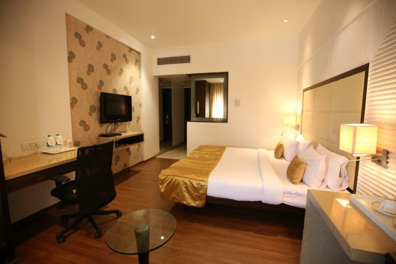 Moti Mahal Hotel Mangalore Buitenkant foto