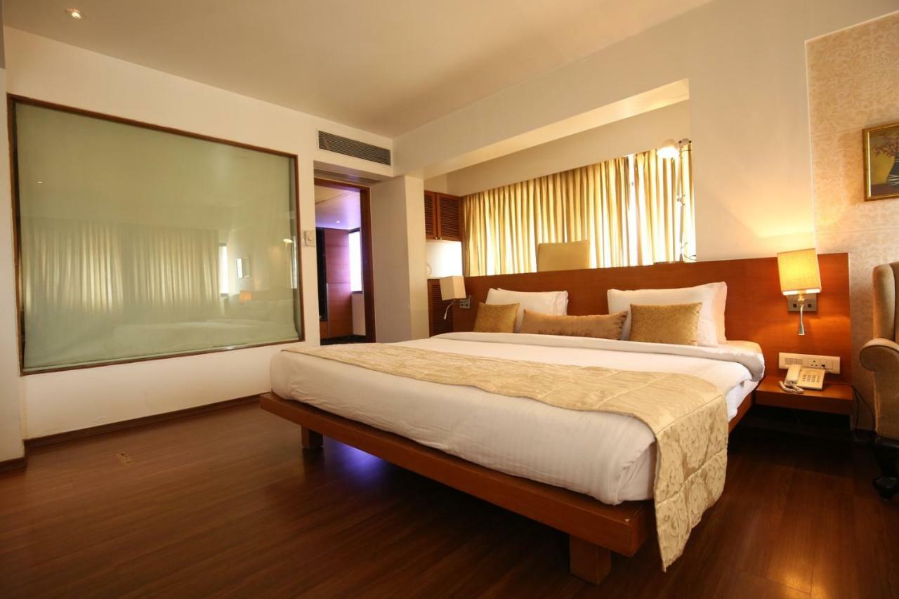 Moti Mahal Hotel Mangalore Buitenkant foto